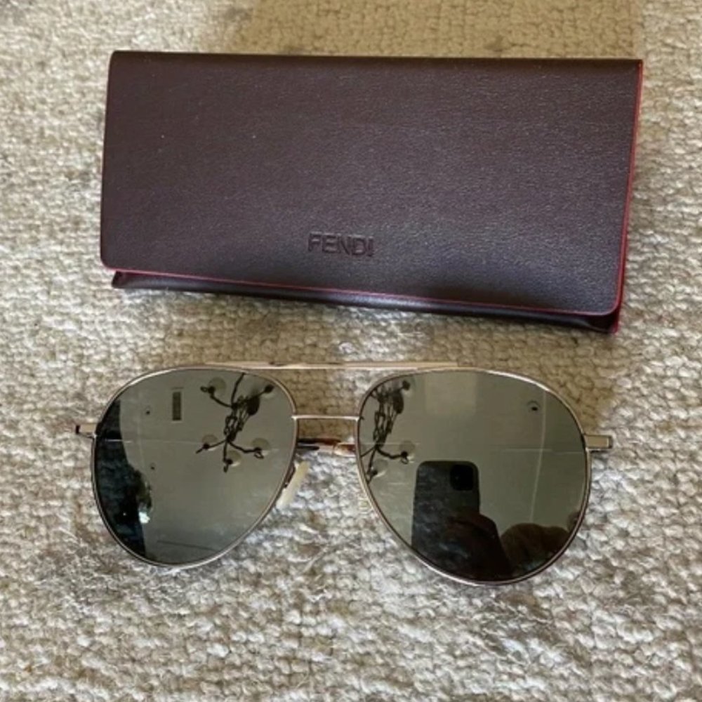 FENDI Women's mirrored Sunglasses